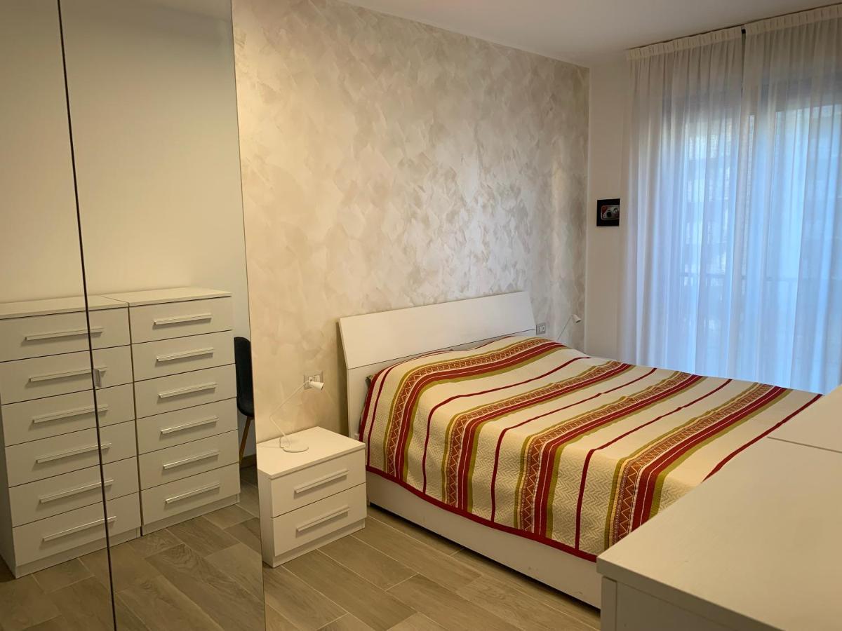 Trilocale In Zona Bocconi/Navigli Apartamento Milão Exterior foto